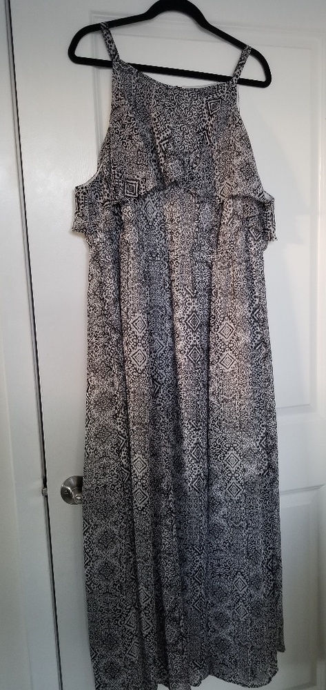 Torrid summer Black and White halter maxi dress